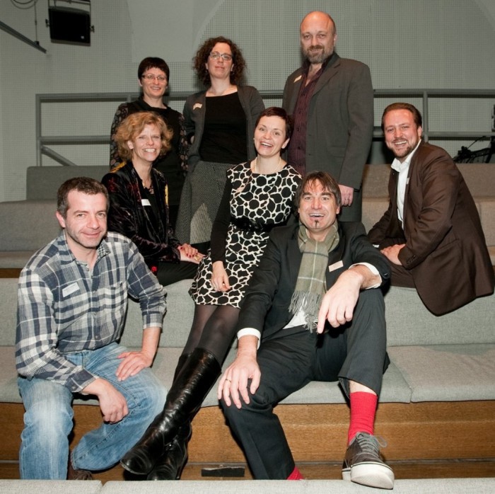 Fotocredit: Martina Draper Beim CSR-Circle: DI Georg Tappeiner, Dr.in Sabine Haag, Roswitha M. Reisinger, MBA (CSR-Circle), Mag.a Barbara Pichler,Mag.a Cornelia Dankl (CSR-Circle), Stephan Rabl,DI Paul Gessl, Michael Roither (Internationales Journalismus Zentrum der Donau-Uni Krems Fotocredit: Martina Draper