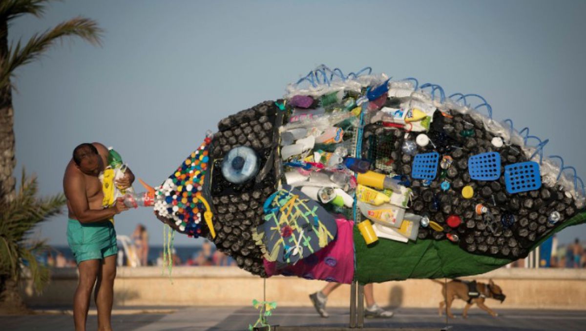 beach_clean_up_in_valencia___greenpeace_pedro_armestre