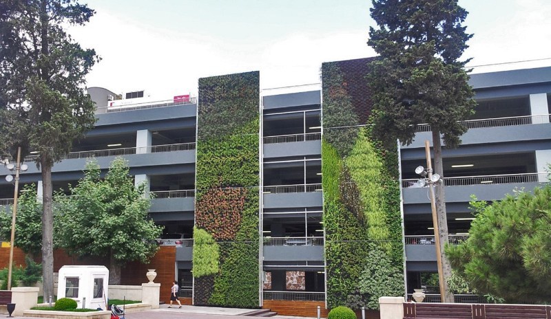 parkgarage-baku-vertical-magic-garden-c-vertical-magic-garden