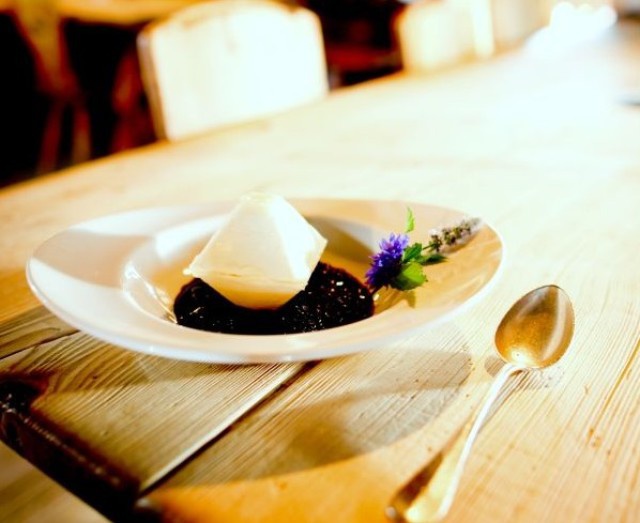 schmuecking_alleine_essen
