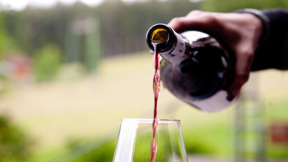 schmuecking_rotwein1