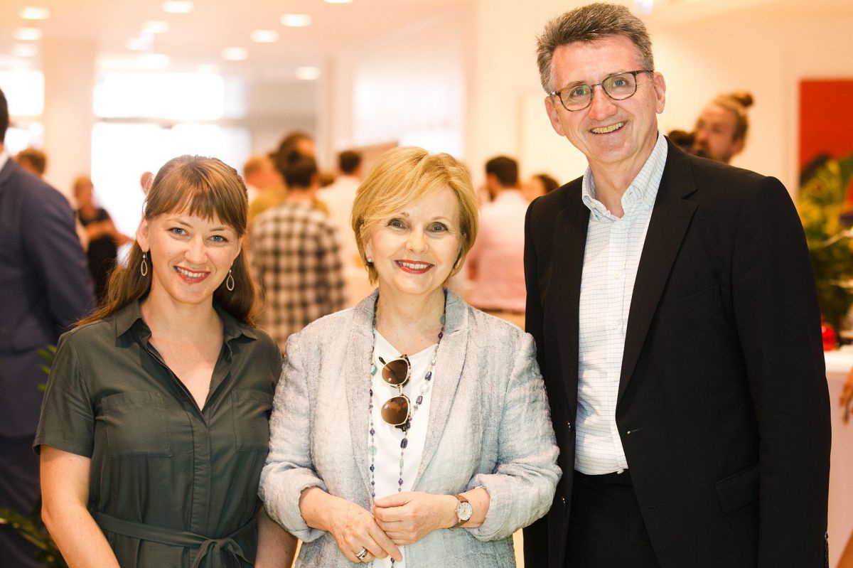 gruppenfoto-deloitte-impact-hub_credits-cochic-photography