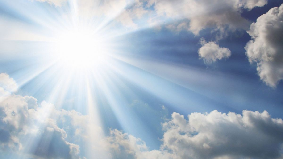 Sonne und Wolken.