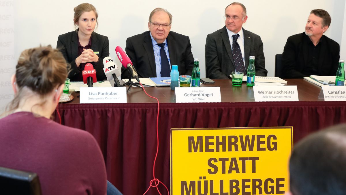mehrweg-statt-einweg-c-mitja-kobal-greenpeace