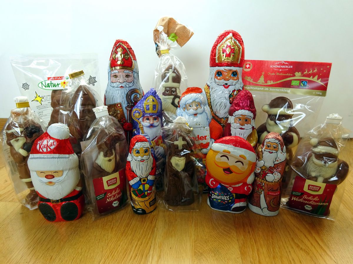 Gruppenfoto der getesteten Schoko-Nikolos