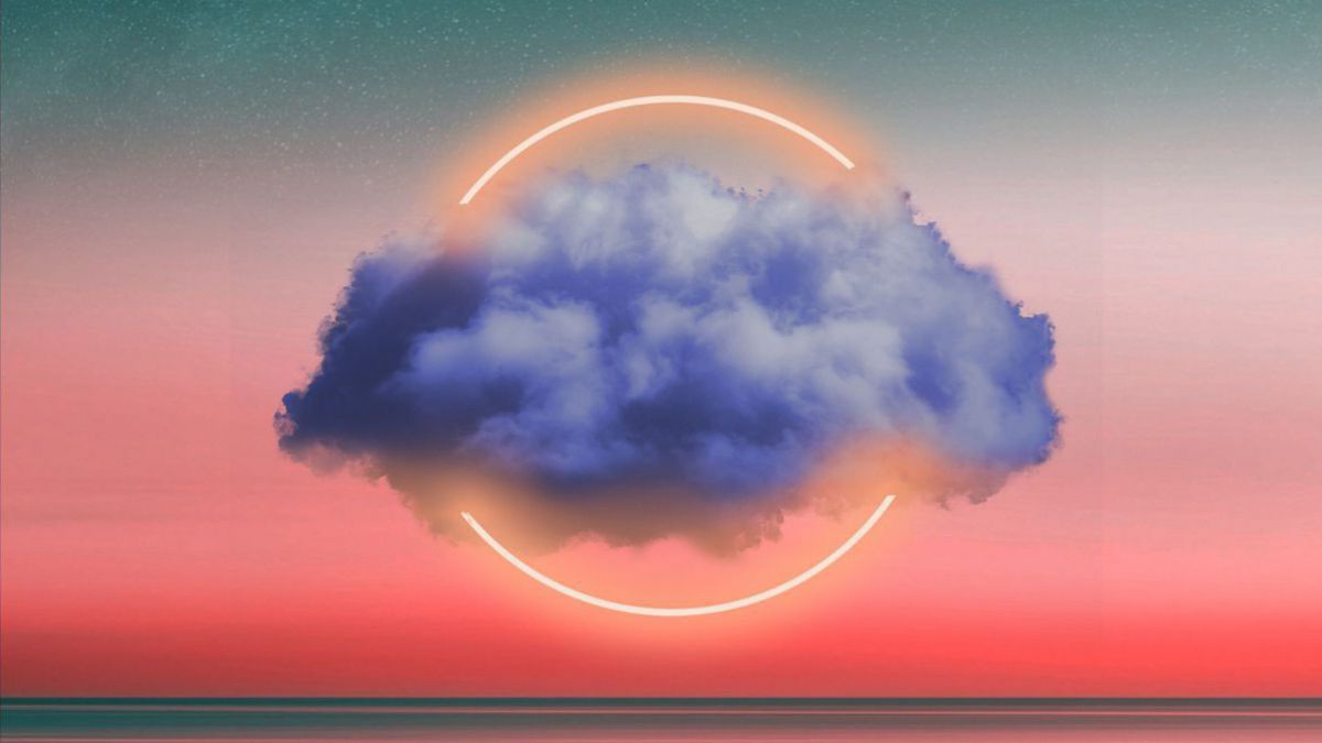 Ein surrealistisches Bild mit Meer, Sternenhimmel und einer Wolke hinter der ein leuchtender Kreis hervorblitzt.