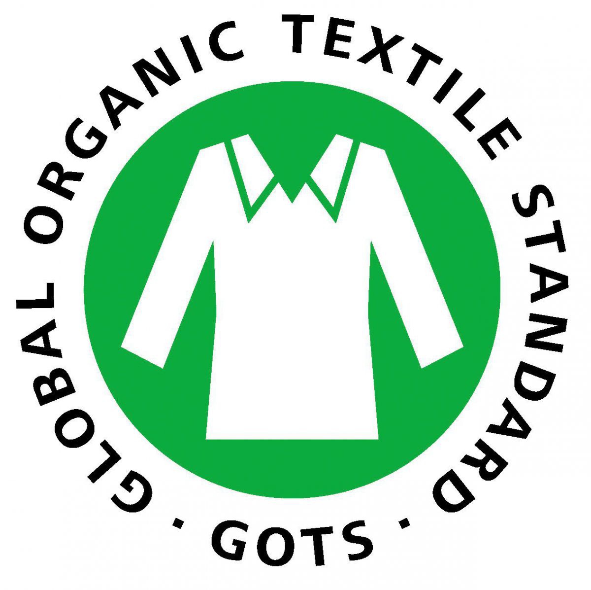 Das GOTS-Siegel ist ein grüner Kreis mit einem weißen stilisierten Hemd. Um den Kreis steht 
