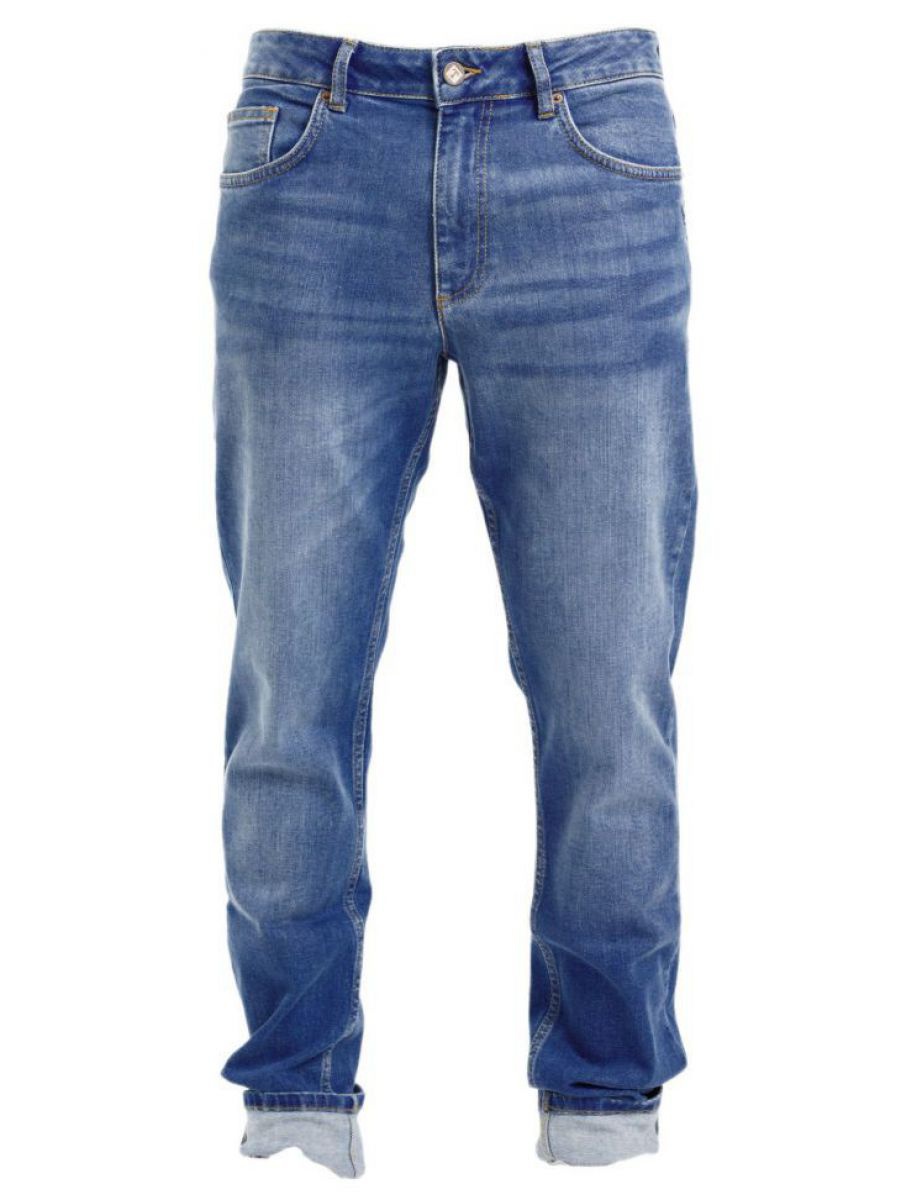 Blue Jeans mti aufgekrempelten Hosenbeinen.
