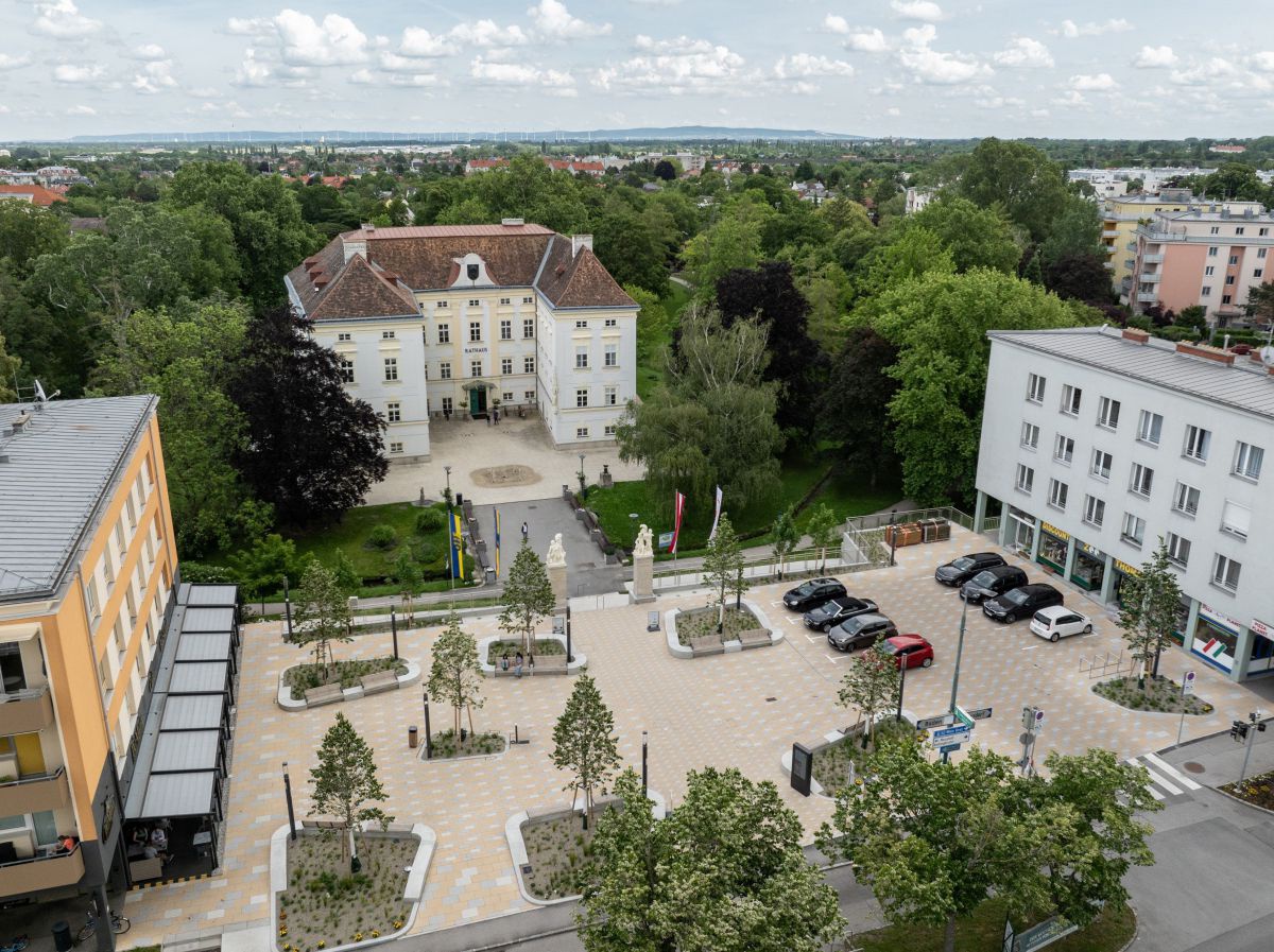 3-stadtzentrumbadvoeslau_c-yewo-landscapesundkurt-hoerbst_2024